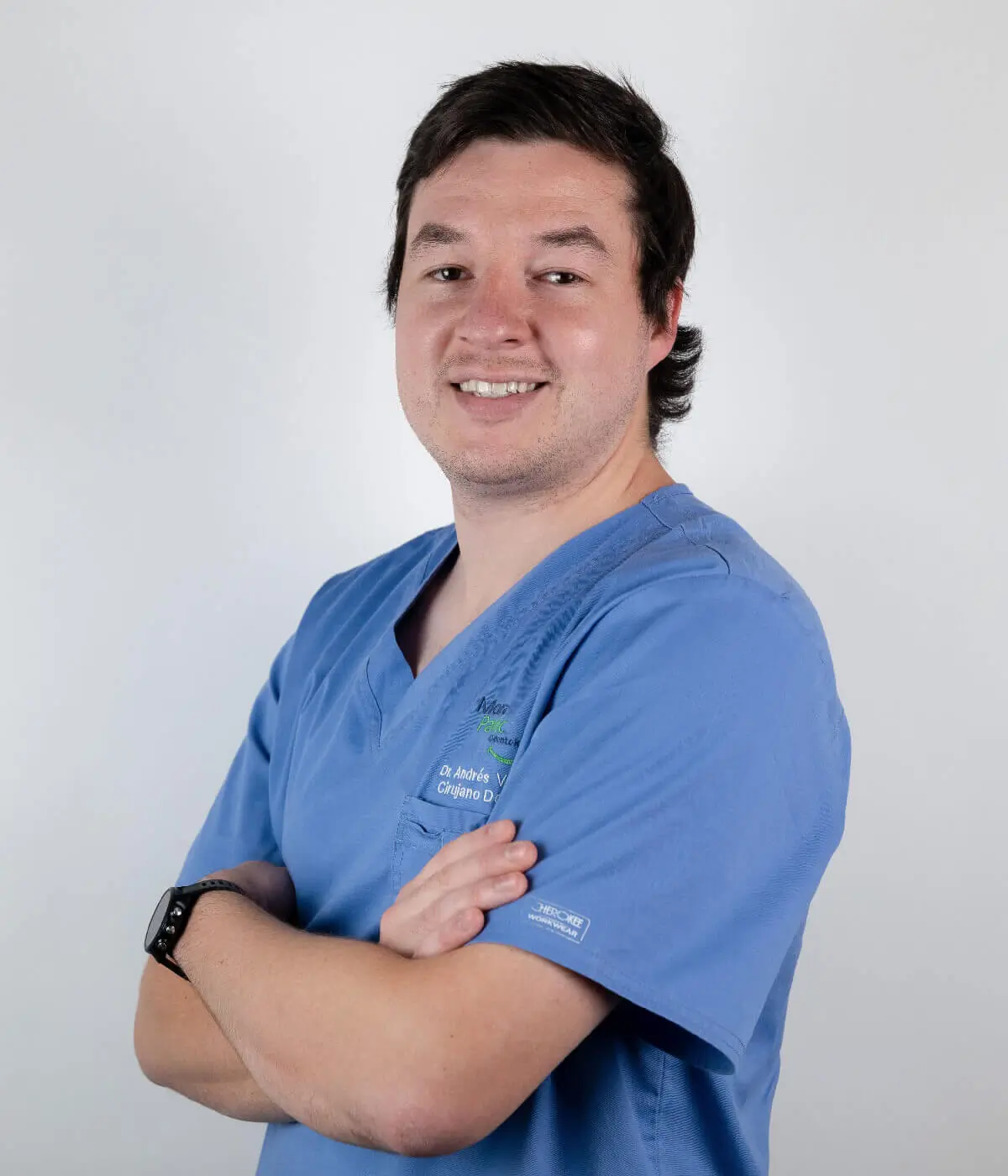 Dr. Andrés Velasco, cirujano dentista en Clínica Mora Pavic
