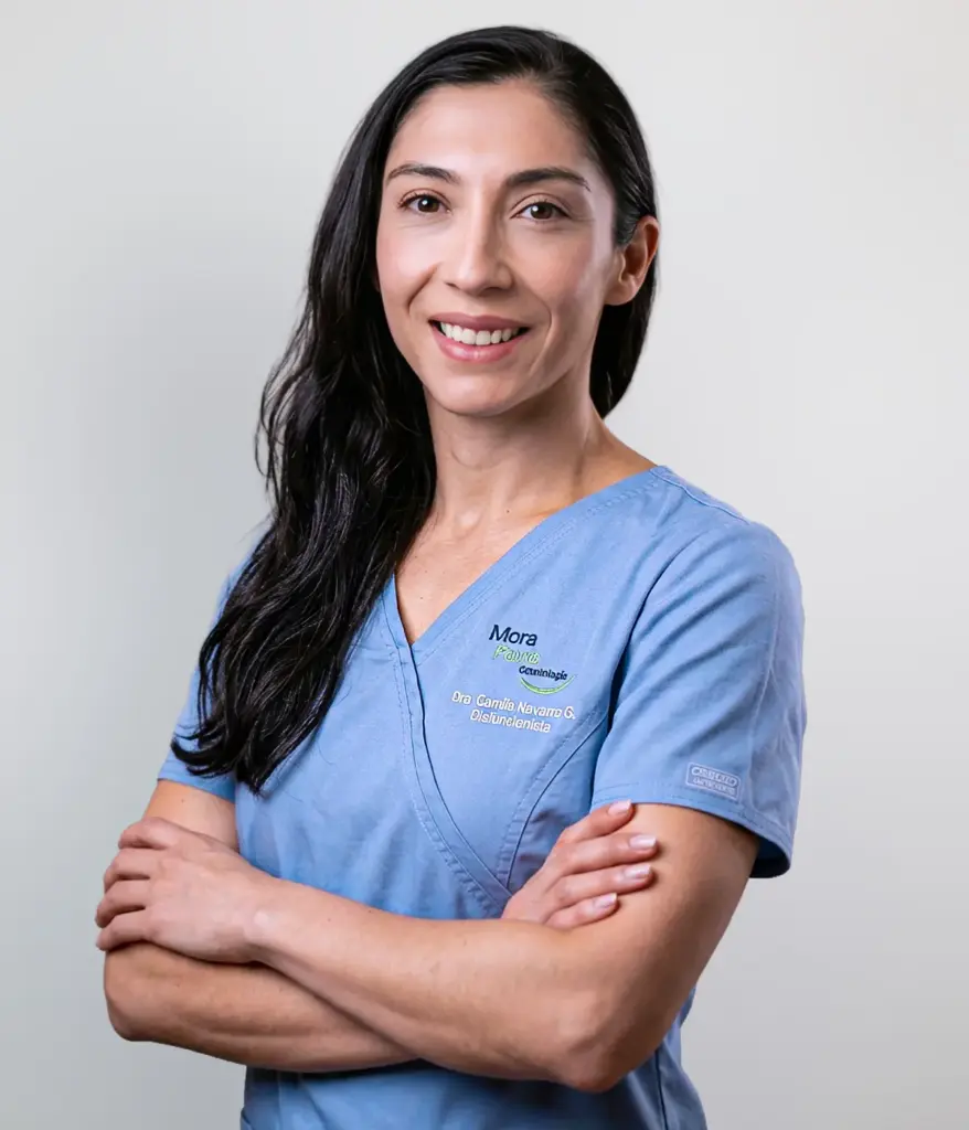 Dra. Camila Navarro, especialista en dolor orofacial y TTM en Clínica Mora Pavic