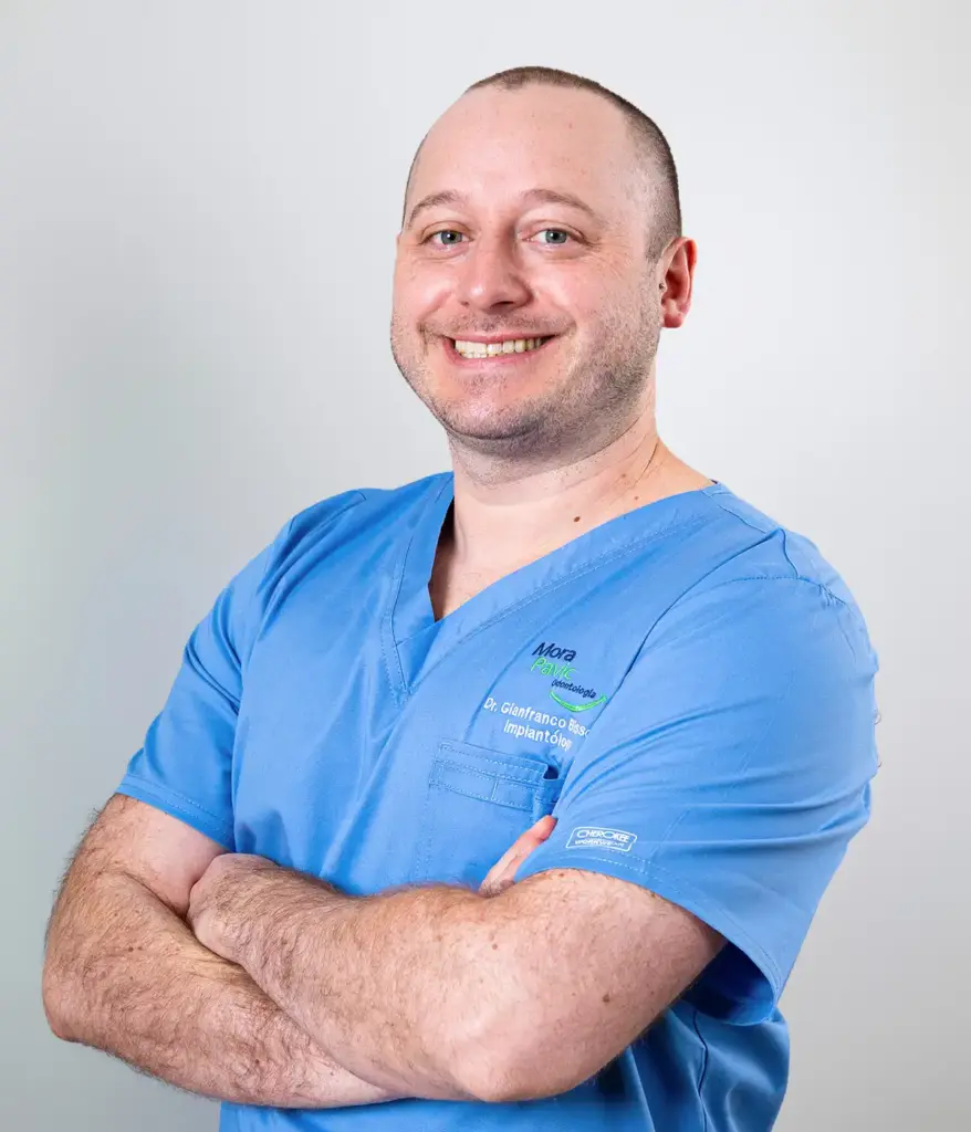 Dr. Gianfranco Bisso, especialista en implantología en Clínica Mora Pavic